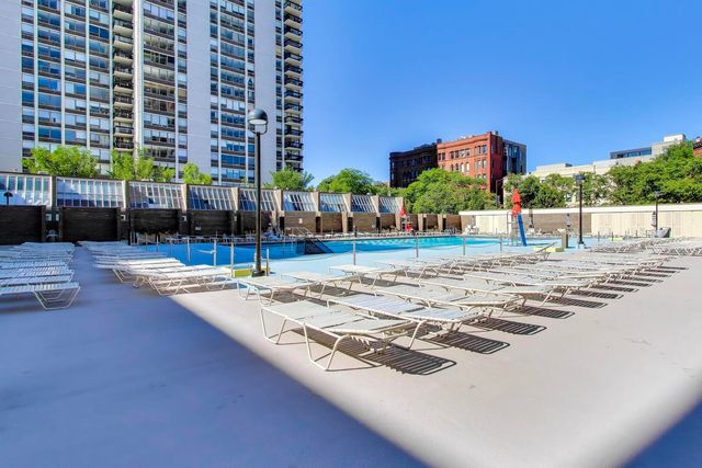 1555 N Sandburg Terrace 209K, Chicago, IL 60610