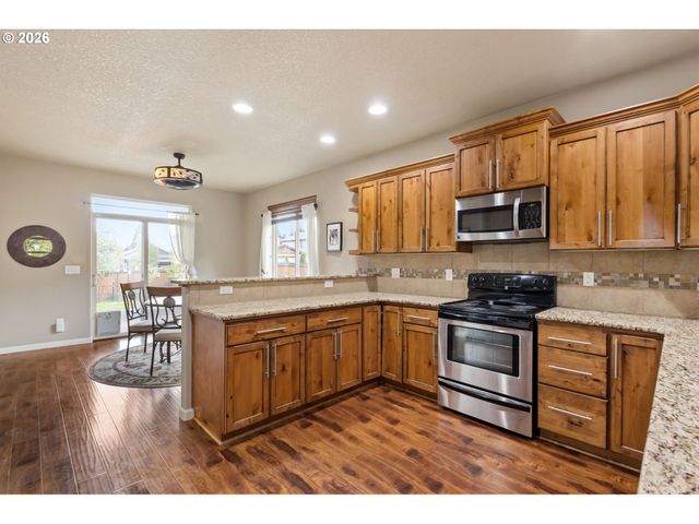 17 Nw 25TH St, Battle Ground, WA 98604