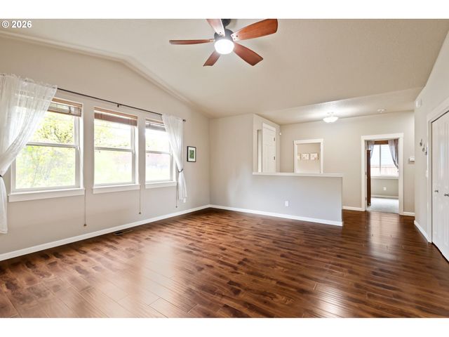 17 Nw 25TH St, Battle Ground, WA 98604