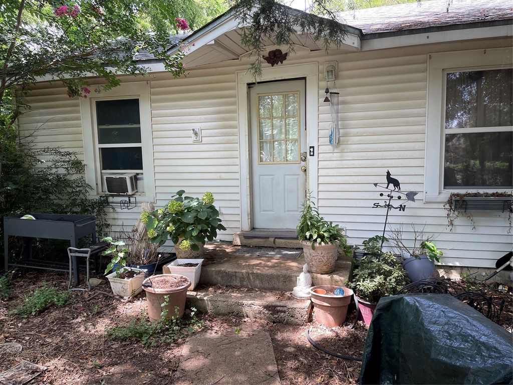 3103 Russell Road, Arlington, TX 76001