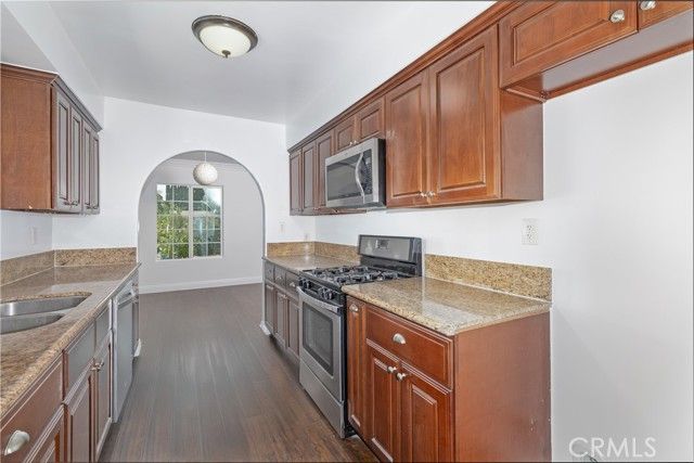 8546 Woodley Ave, North Hills (los Angeles), CA 91343