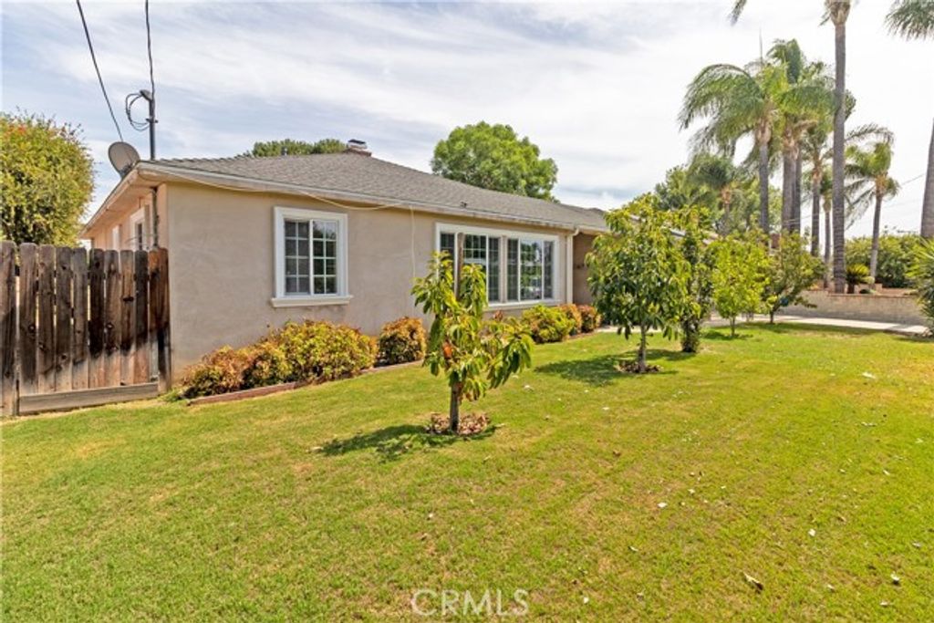 8546 Woodley Ave, North Hills (los Angeles), CA 91343