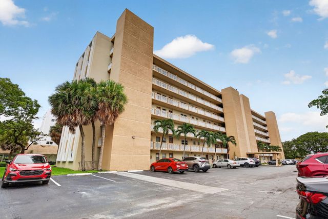 620 NE 12th Avenue 202, Hallandale Beach, FL 33009