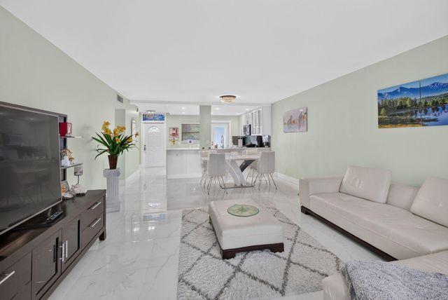 620 NE 12th Avenue 202, Hallandale Beach, FL 33009