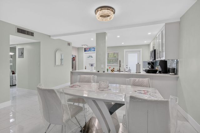 620 NE 12th Avenue 202, Hallandale Beach, FL 33009