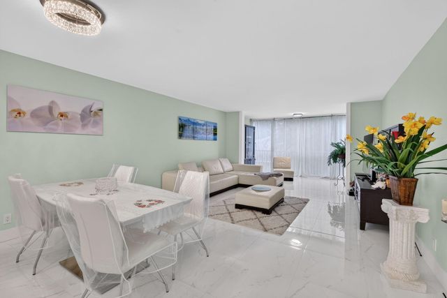 620 NE 12th Avenue 202, Hallandale Beach, FL 33009