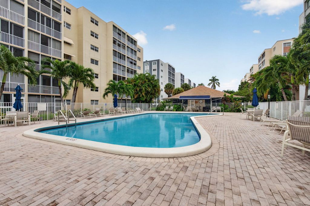 620 NE 12th Avenue 202, Hallandale Beach, FL 33009