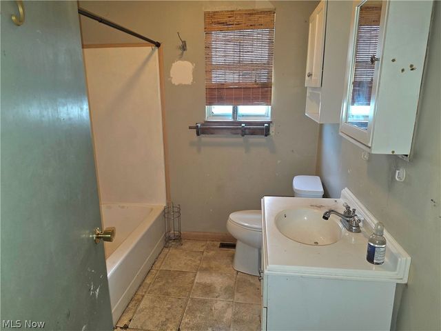2208 11th Avenue, Parkersburg, WV 26101