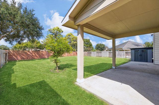 2328 Shadow Falls Lane, Pearland, TX 77584