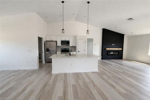 1610 Robert AVE, Lehigh Acres, FL 33972