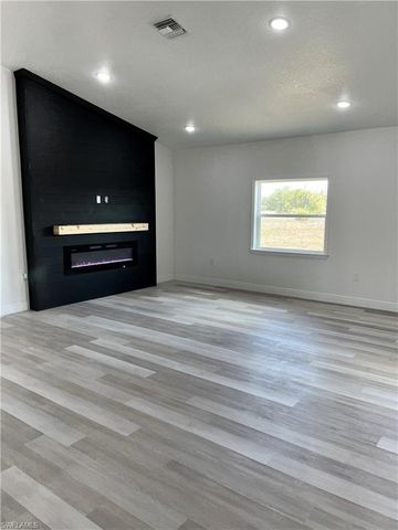 1610 Robert AVE, Lehigh Acres, FL 33972