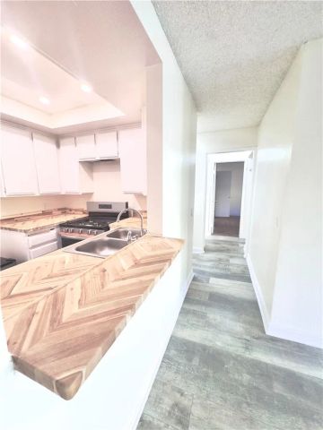 600 W 3rd A208, Santa Ana, CA 92701