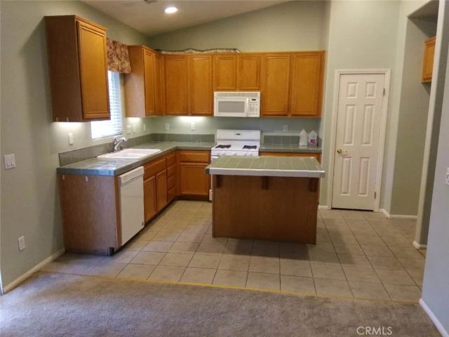 16147 Winona, Victorville, CA 92395