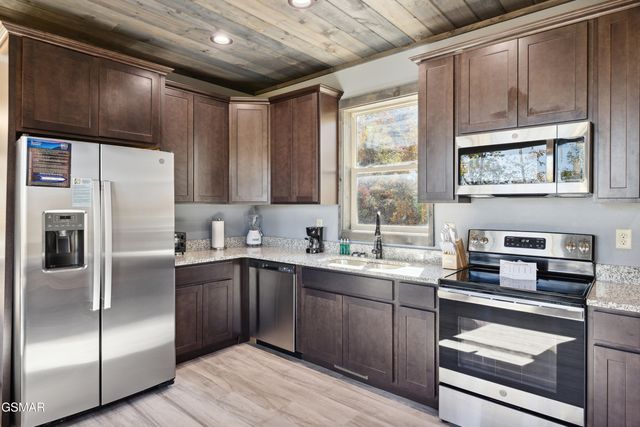 764 Chestnut Drive, Gatlinburg, TN 37738