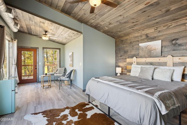 764 Chestnut Drive, Gatlinburg, TN 37738