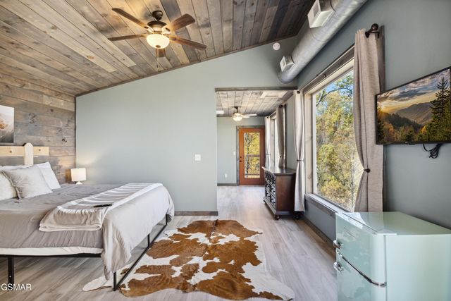 764 Chestnut Drive, Gatlinburg, TN 37738