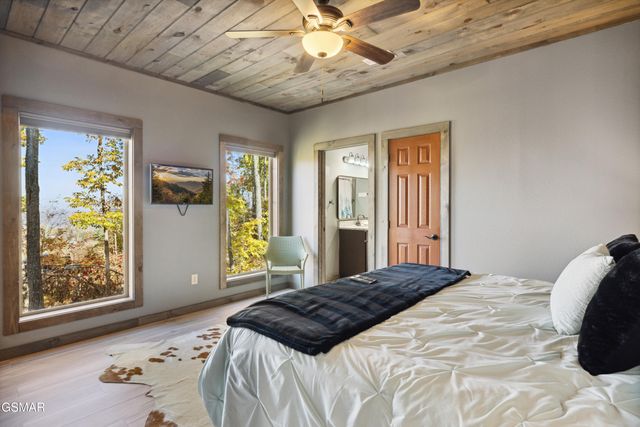 764 Chestnut Drive, Gatlinburg, TN 37738