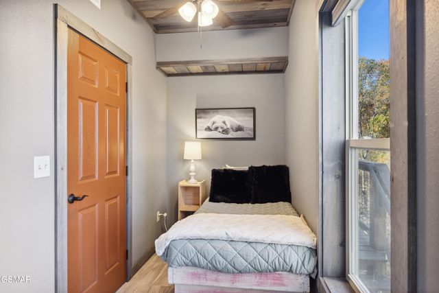 764 Chestnut Drive, Gatlinburg, TN 37738