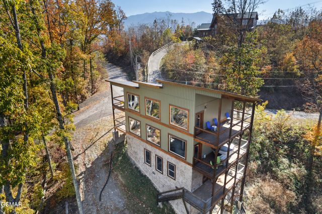 764 Chestnut Drive, Gatlinburg, TN 37738