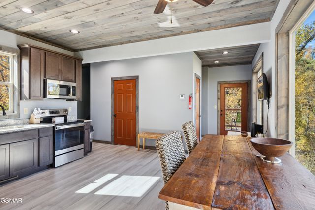 764 Chestnut Drive, Gatlinburg, TN 37738