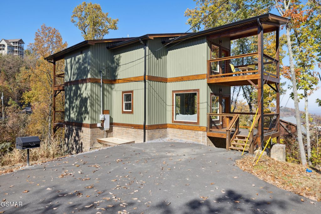 764 Chestnut Drive, Gatlinburg, TN 37738