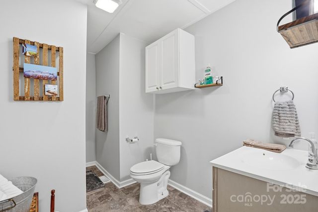 910 Roosevelt Street, Badin, NC 28009