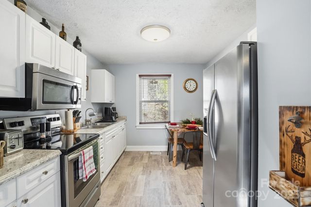 910 Roosevelt Street, Badin, NC 28009