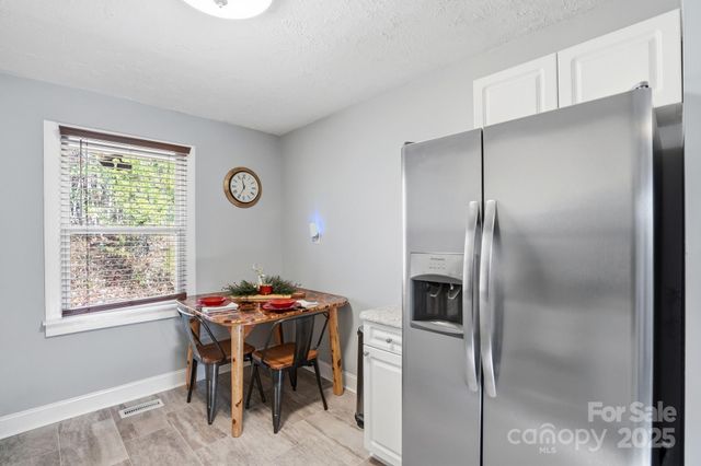 910 Roosevelt Street, Badin, NC 28009