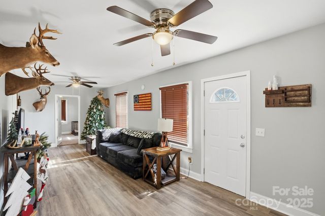 910 Roosevelt Street, Badin, NC 28009