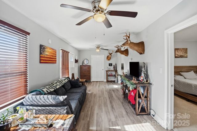 910 Roosevelt Street, Badin, NC 28009