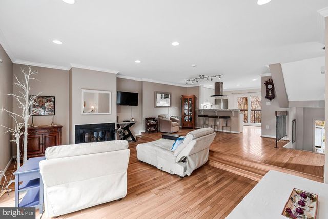 12021 INSHA CT, Reston, VA 20191