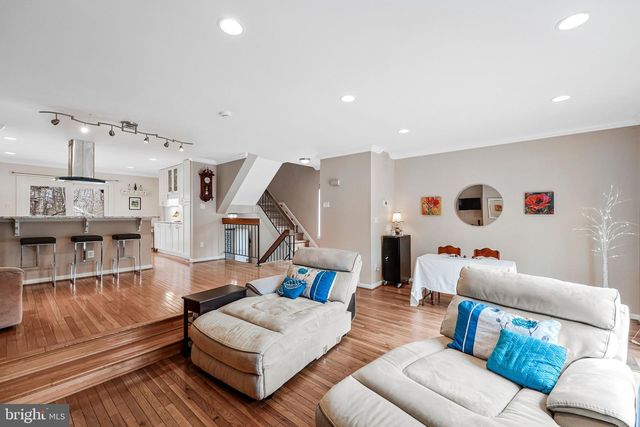 12021 INSHA CT, Reston, VA 20191