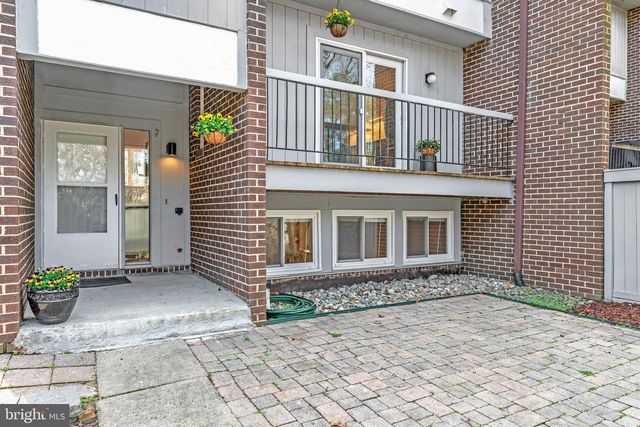 12021 INSHA CT, Reston, VA 20191