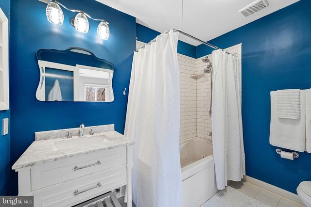 12021 INSHA CT, Reston, VA 20191