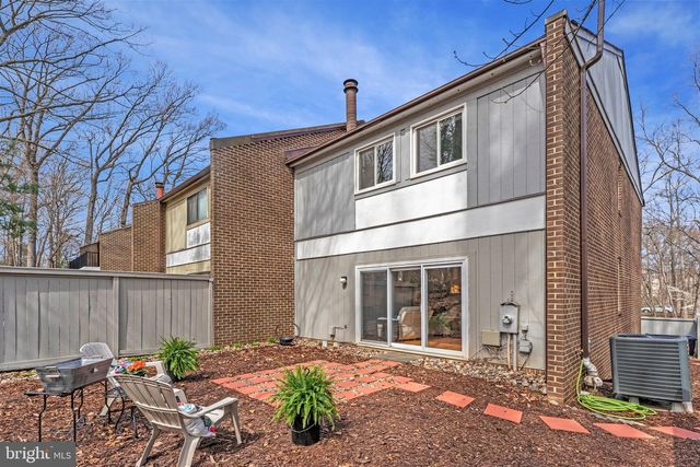 12021 INSHA CT, Reston, VA 20191