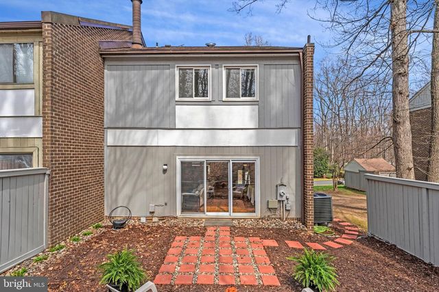 12021 INSHA CT, Reston, VA 20191