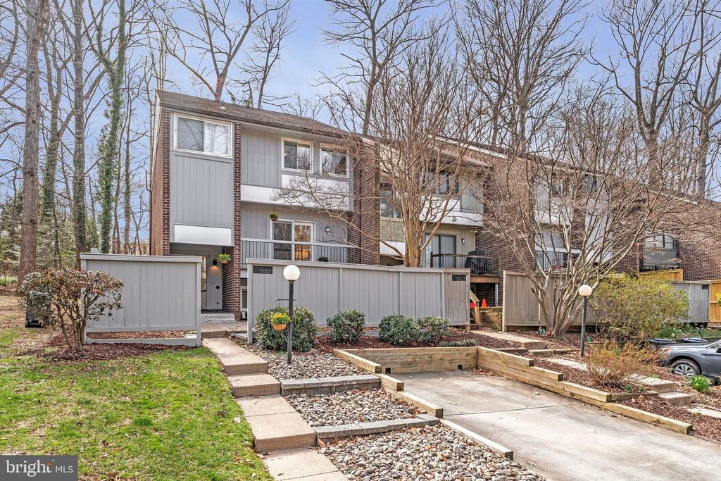 12021 INSHA CT, Reston, VA 20191