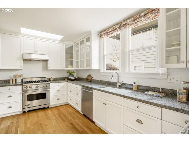 3023 Ne 18TH Ave, Portland, OR 97212