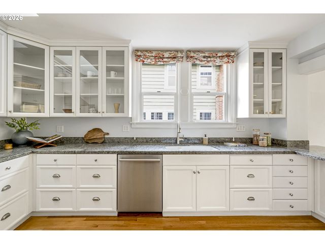 3023 Ne 18TH Ave, Portland, OR 97212