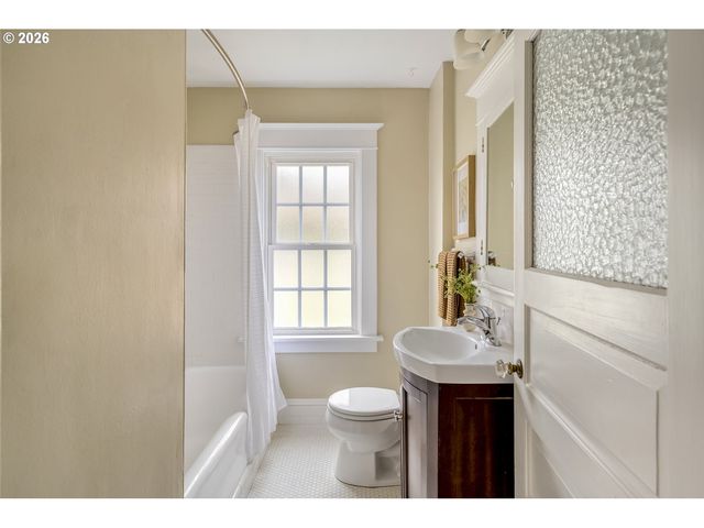 3023 Ne 18TH Ave, Portland, OR 97212