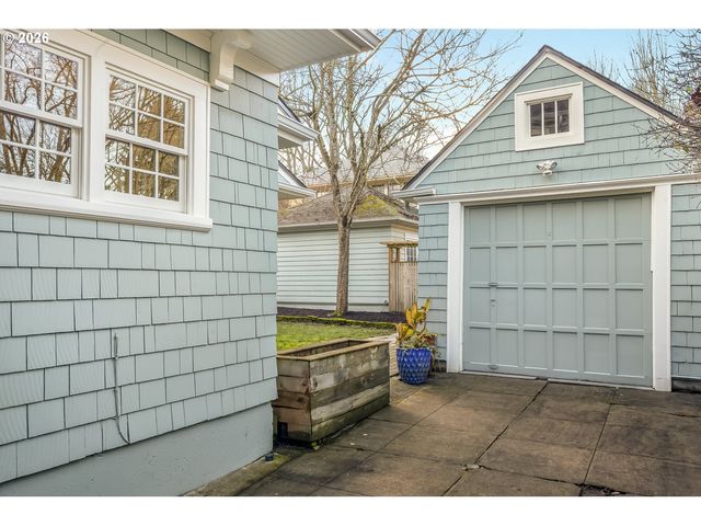 3023 Ne 18TH Ave, Portland, OR 97212