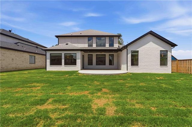 4413 S 88th Street, Bentonville, AR 72713