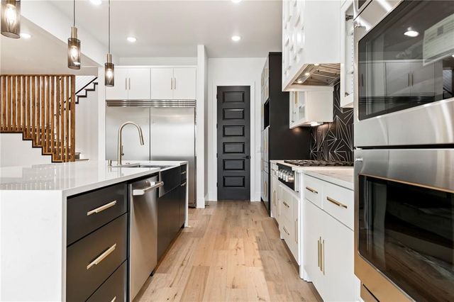 4413 S 88th Street, Bentonville, AR 72713