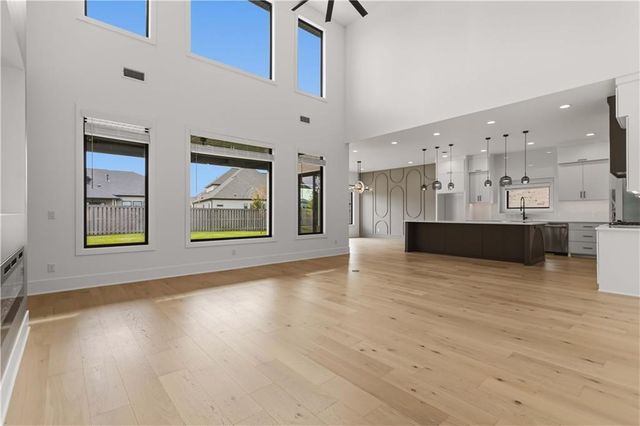 4413 S 88th Street, Bentonville, AR 72713