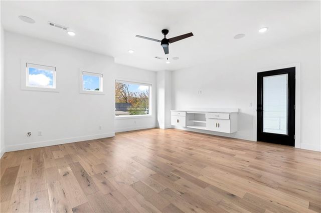 4413 S 88th Street, Bentonville, AR 72713