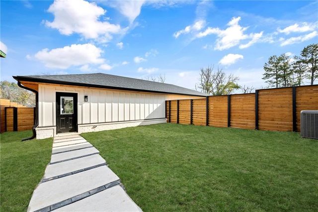 4413 S 88th Street, Bentonville, AR 72713
