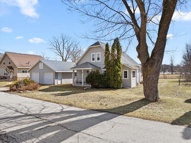 3559 North Shore DRIVE, Hubertus, WI 53033