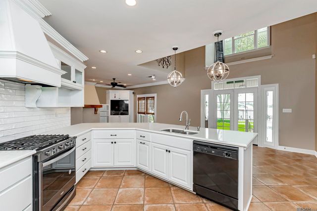 10261 Island Rd, Ventress, LA 70783