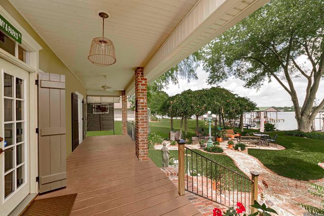 10261 Island Rd, Ventress, LA 70783