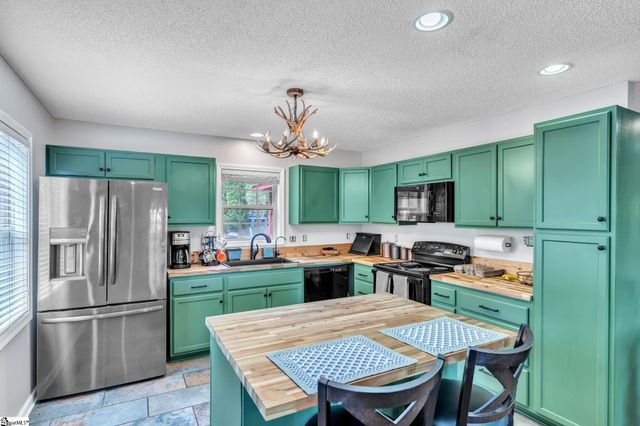 189 Caledonia Road, Landrum, SC 29356